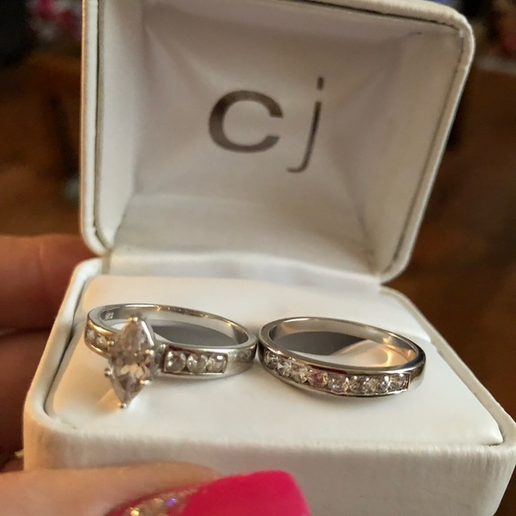 Sterling Silver wedding ring set - Picture 2 of 2